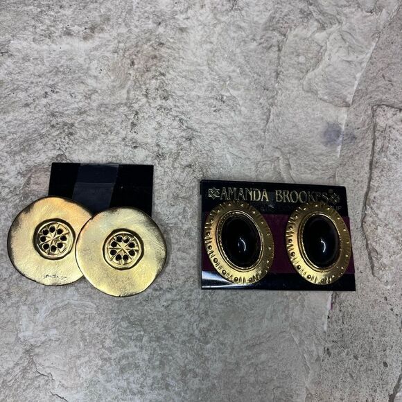 Fashion vintage clip on earring set of 2 - Picture 4 of 5